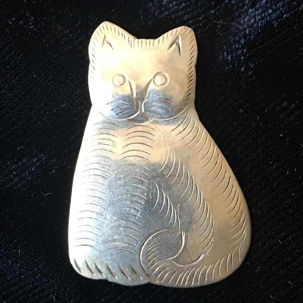 Silver Kitten/Cat Button Cover